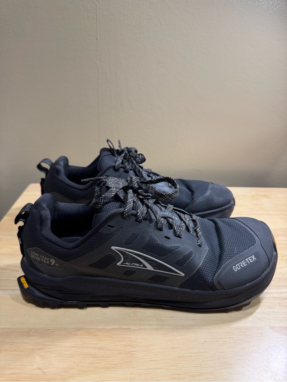 Altra Loan Peak 9+ Black Gore-Tex Trail Sneakers